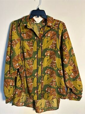 easel Green & Brown Tiger Print Button-Up Blouse